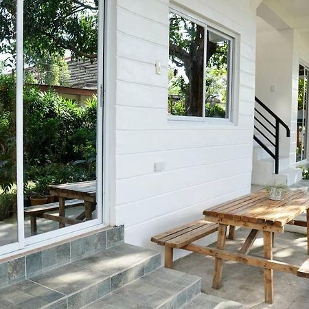 Location One Eighty Bed & Breakfast Bangcusay Dış mekan fotoğraf