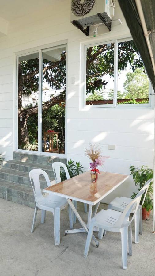 Location One Eighty Bed & Breakfast Bangcusay Dış mekan fotoğraf