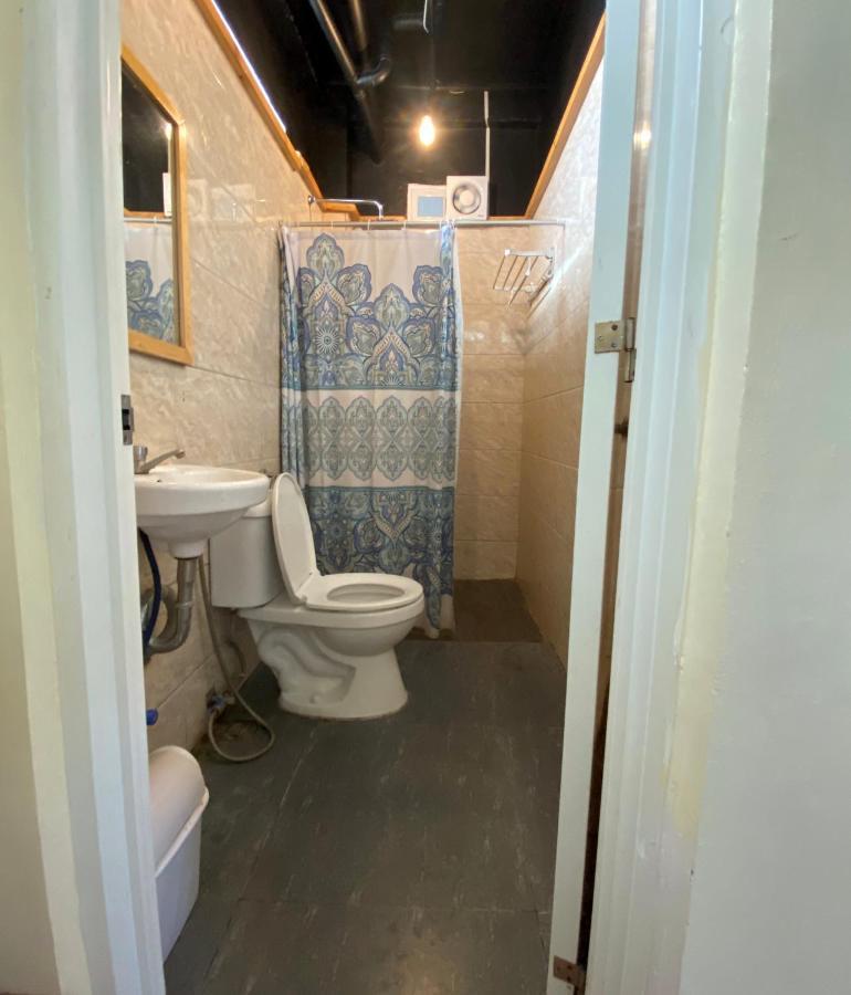 Location One Eighty Bed & Breakfast Bangcusay Dış mekan fotoğraf